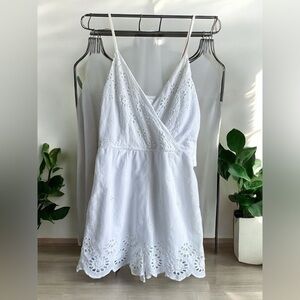 Japna White Romper NWT Size‎ Small